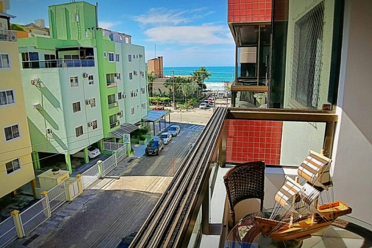 Apartamento no centro de Bombas com vista do mar.