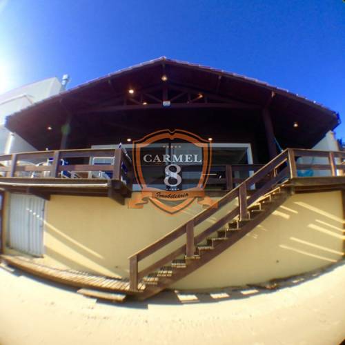 Linda Casa beira mar no canto grande