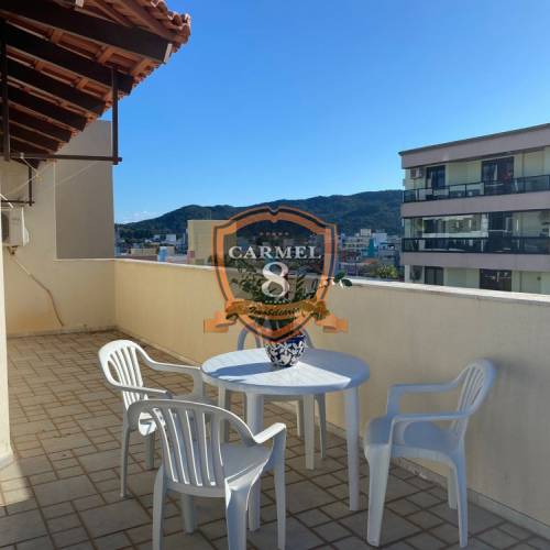 Maravilhosa cobertura com vista mar