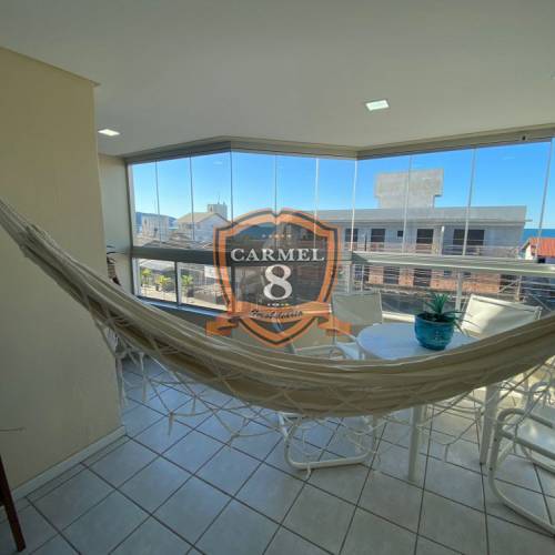 Maravilhosa cobertura com vista mar