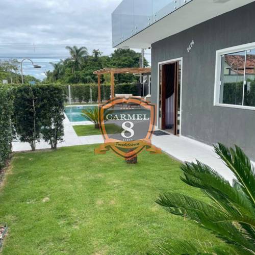 Alto padro com piscina no Mariscal