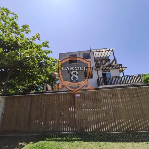 Casa com piscina em Mariscal!