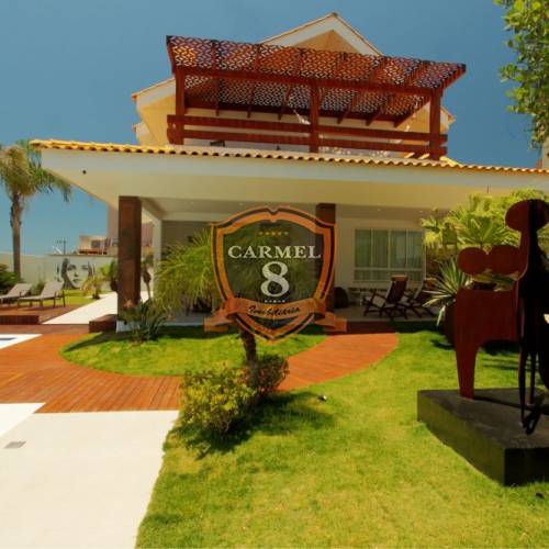Luxuosa casa na praia do Mariscal.