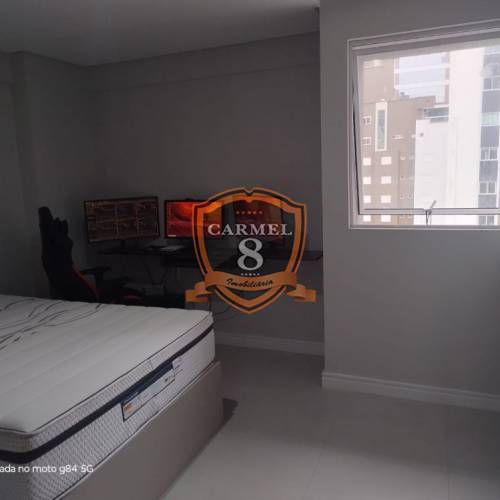 Apartamento na quadra do mar - MEIA PRAIA