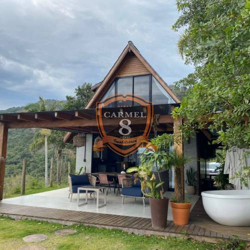  Cabana na praia da Tainha