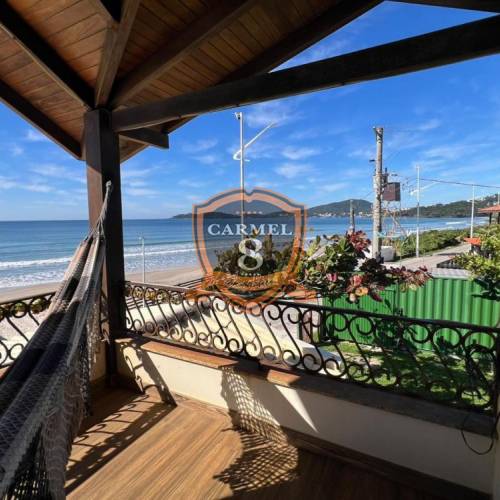Maravilhosa casa frente mar praia de Bombas