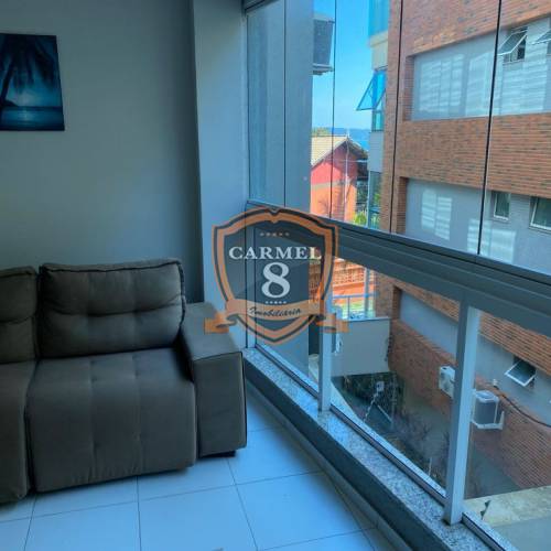 APARTAMENTO NO CENTRO DE BOMBINHAS - 70M DO MAR