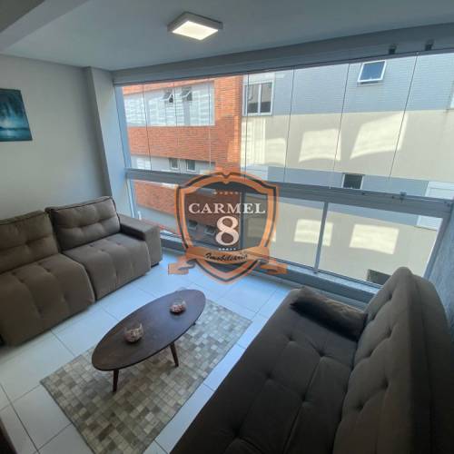 APARTAMENTO NO CENTRO DE BOMBINHAS - 70M DO MAR