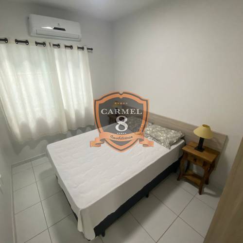 APARTAMENTO NO CENTRO DE BOMBINHAS - 70M DO MAR