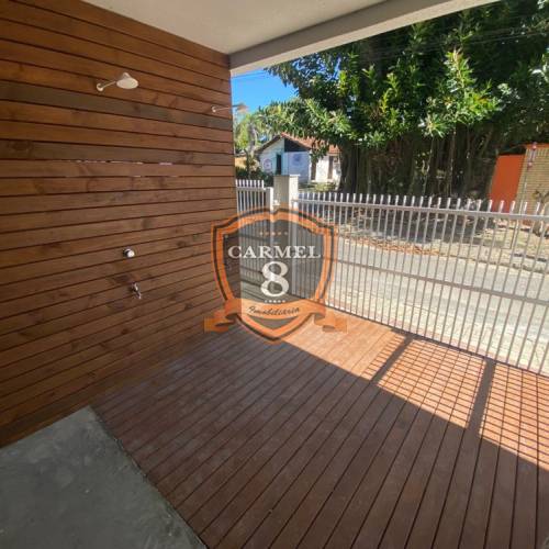 APARTAMENTO NO CENTRO DE BOMBINHAS - 70M DO MAR