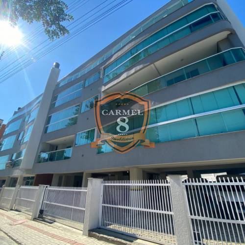 APARTAMENTO NO CENTRO DE BOMBINHAS - 70M DO MAR