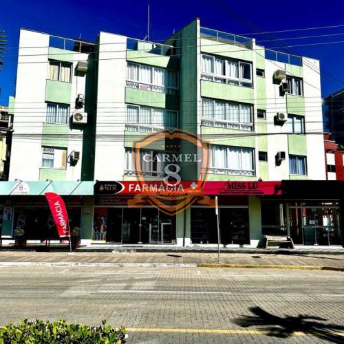 Apartamento na avenida  03 dormitrios