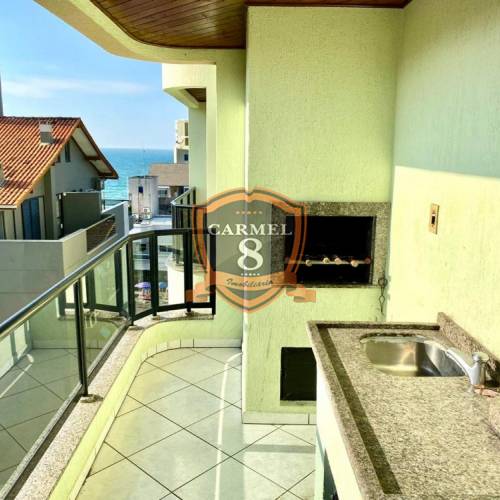 Amplo apartamento na avenida 