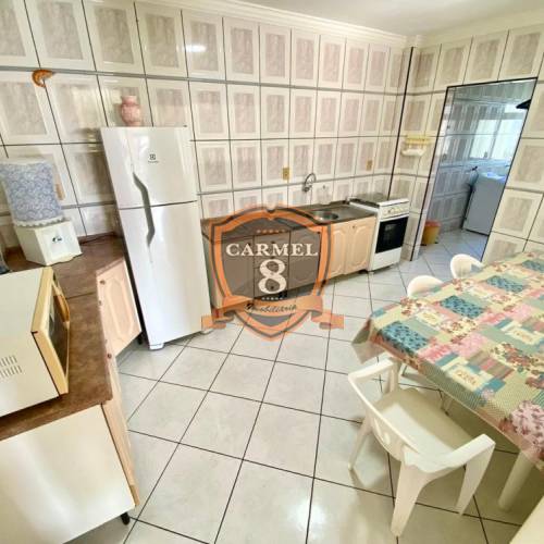 Amplo apartamento na avenida 