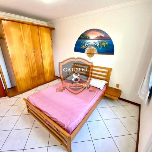 Amplo apartamento na avenida 