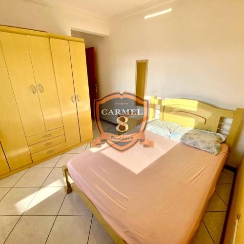 Amplo apartamento na avenida 