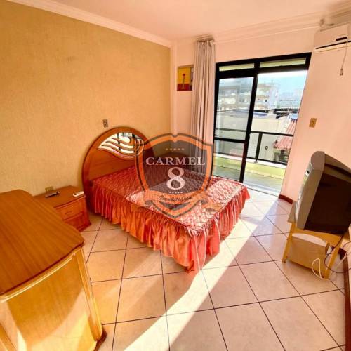 Amplo apartamento na avenida 