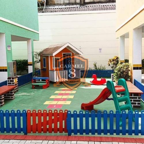 Aptos 2 quartos em residencial com piscina San Vic