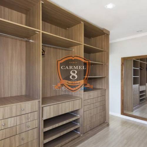 Casa em Zimbros - Piscina - 05 Dormitórios