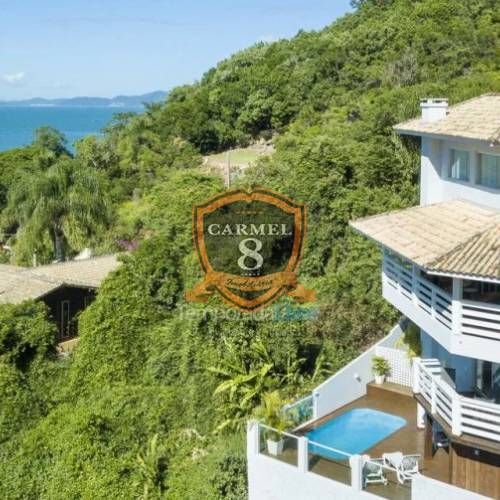 Casa em Zimbros - Piscina - 05 Dormitórios