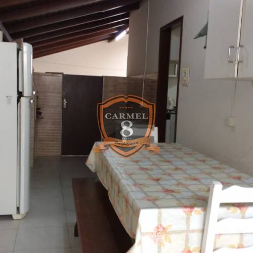 *Linda casa com amplo quintal