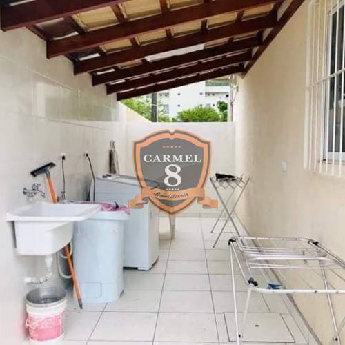 Linda casa com piscina para 13 pessoas.