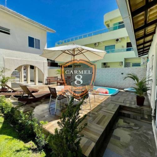 Linda casa com piscina para 13 pessoas.