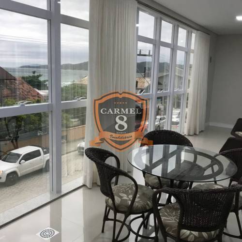 *Lindo Apartamento 02 dormitrios em Mariscal