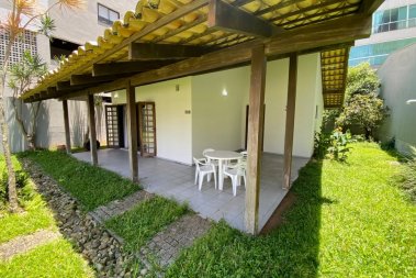 Casa com 2 dormitrios em Canto Grande!
