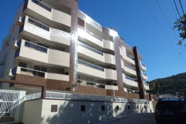 Apartamento 03 dormitrios  pertinho do mar