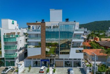 Apartamentos 2 suítes Praia de Mariscal pronto par